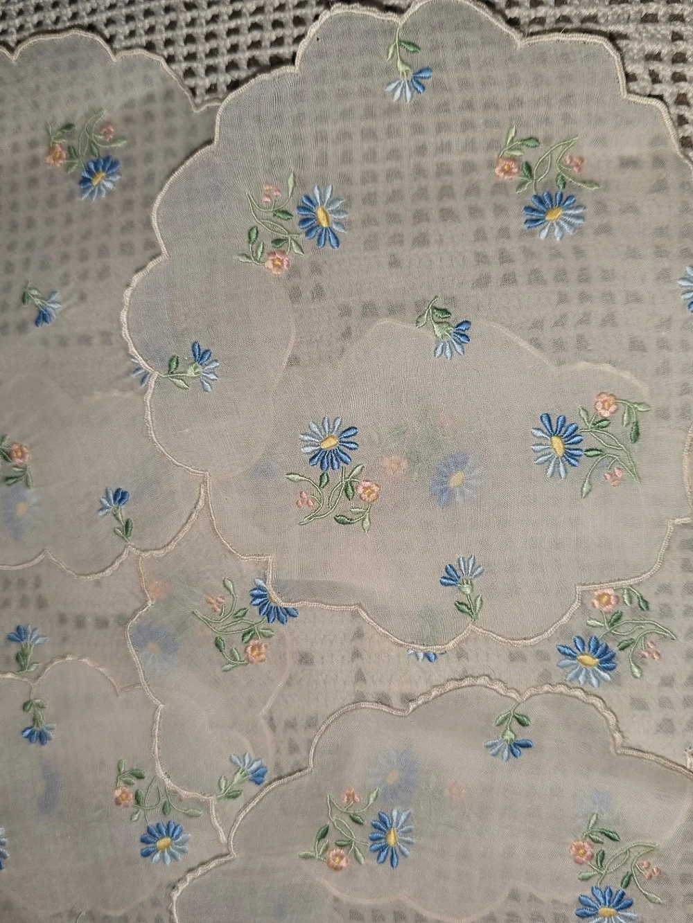 Embroidered Doily White Blue Daisy Scalloped Linen Cocktail Napkin Set Of 8